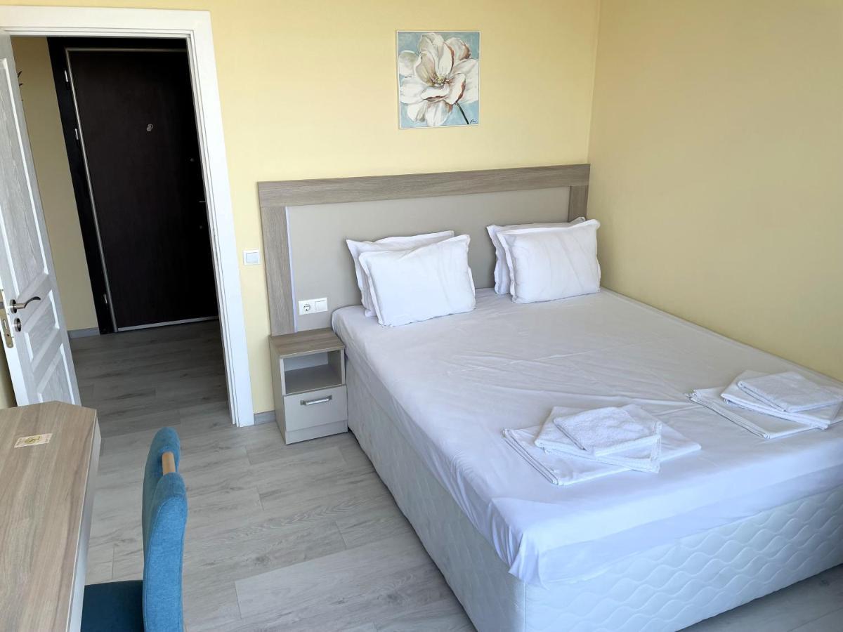 Sea View Apartment Free Parking Primorsko Exterior photo